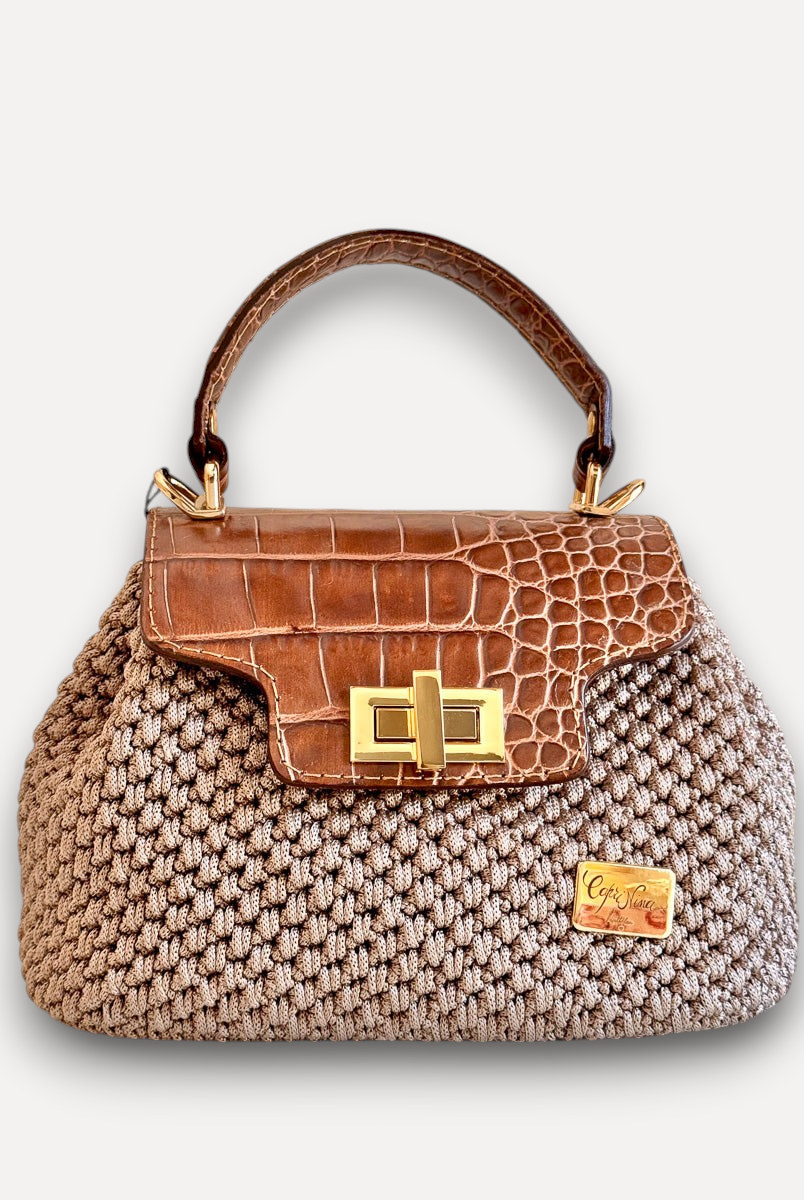 Borsa a mano CapriNina modello Capriccio in crochet beige con patta in pelle marrone stampa cocco e chiusura a girello