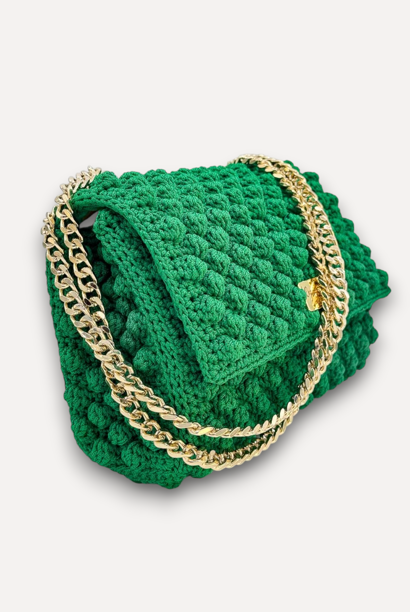 Borsa CapriNina Ninetta lavorata all'uncinetto in corda verde con tracolla a catena dorata regolabile