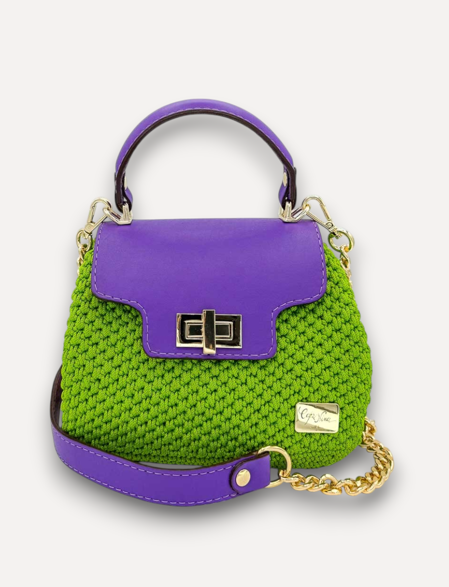 Borsa CapriNina Capriccio in uncinetto verde con patta e manico in pelle viola e chiusura a girello dorata