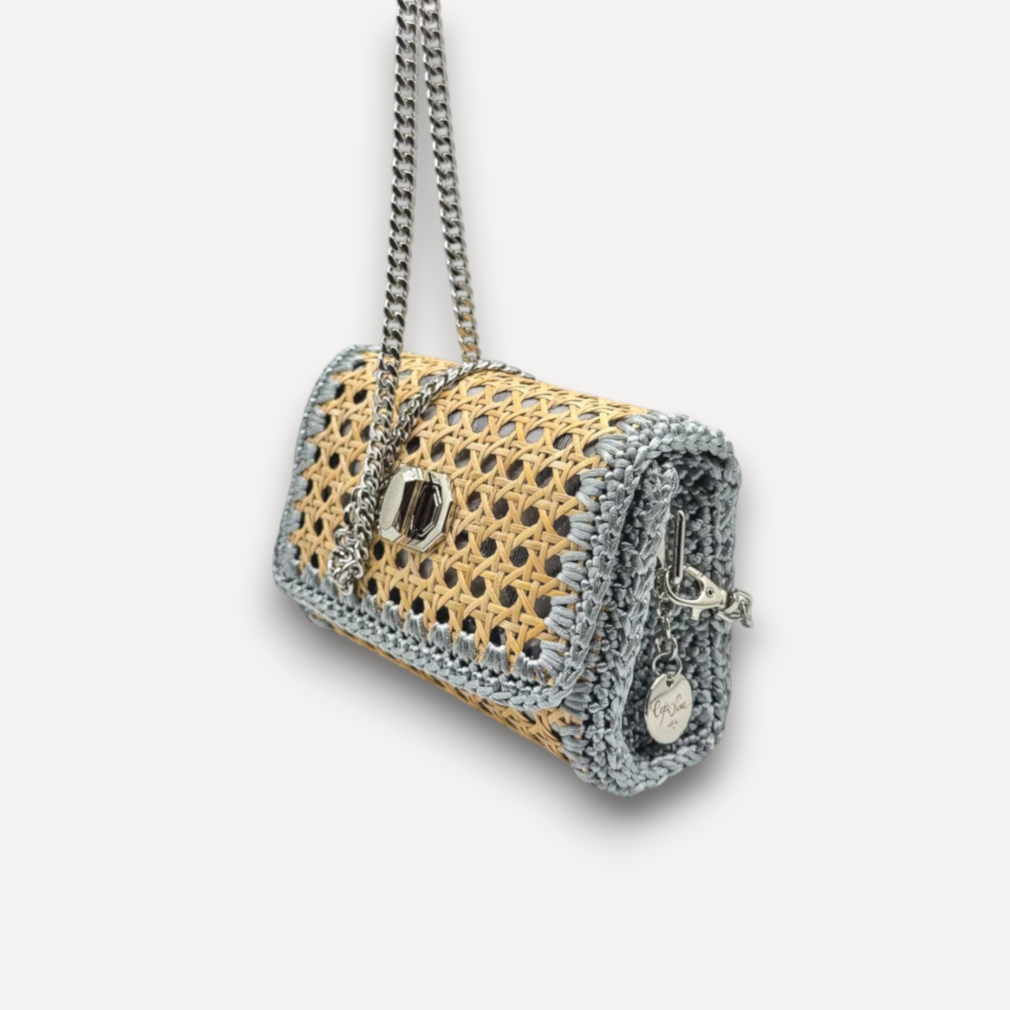 Borsa CapriNina Vienna in paglia intrecciata color naturale con dettagli in corda grigia e tracolla a catena metallica