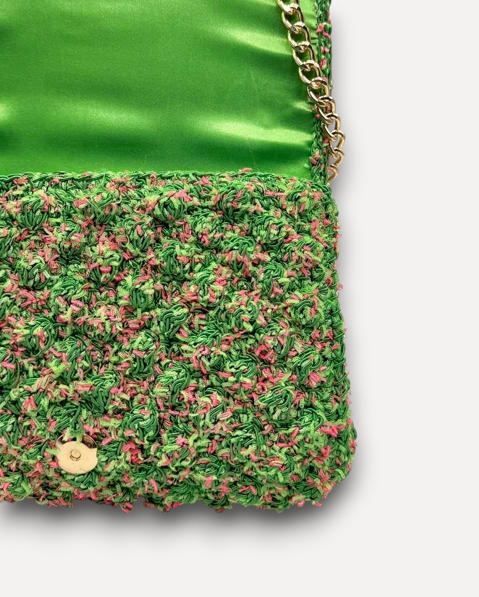 Borsa CapriNina Ninetta Middle lavorata all'uncinetto in corda verde e rosa con catena dorata e interno in raso
