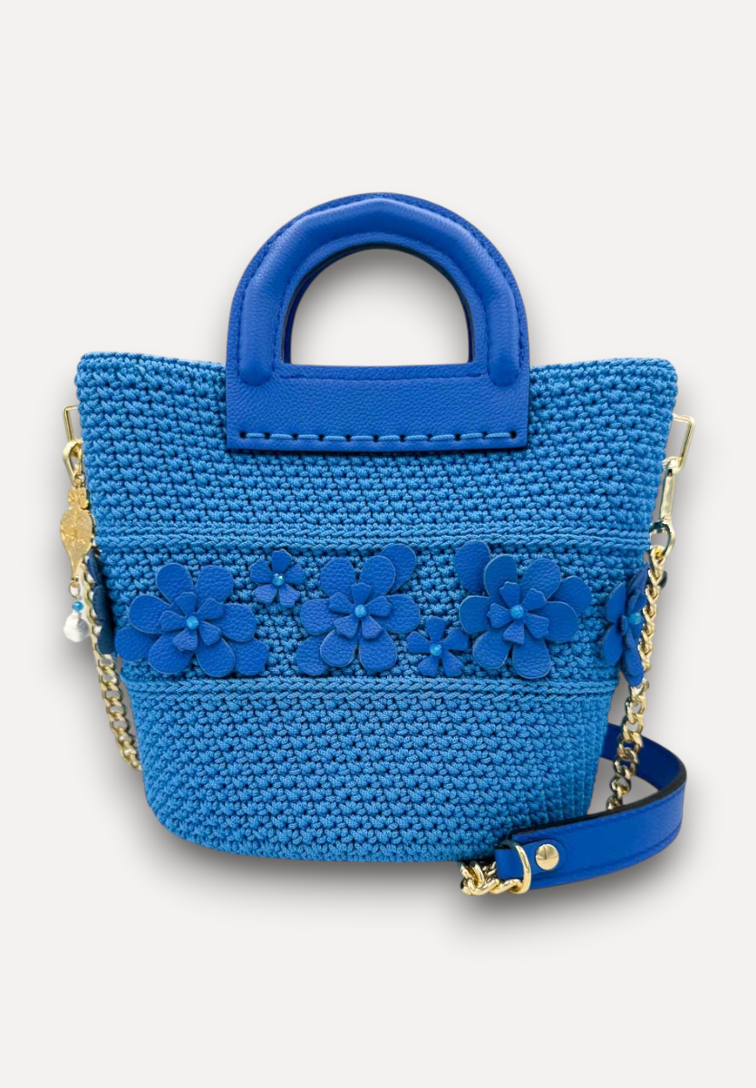 Borsa CapriNina Dodie Flowers blu in crochet con dettagli floreali in pelle, manico rigido e tracolla a catena
