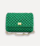 Borsa CapriNina Ninetta verde smeraldo lavorata all'uncinetto con catena dorata regolabile e logo in metallo