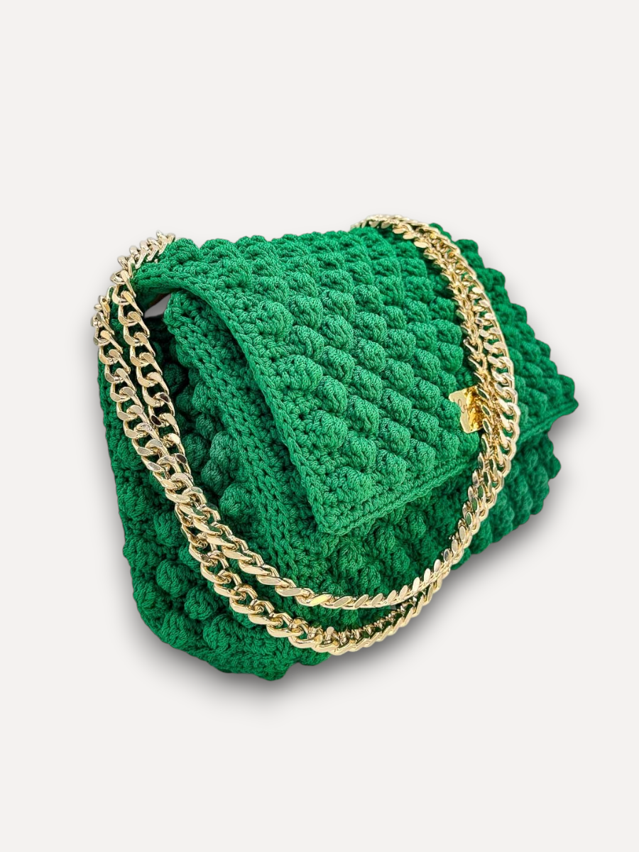 Borsa CapriNina Ninetta lavorata all'uncinetto in corda verde con tracolla a catena dorata regolabile